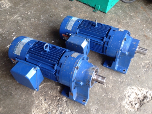 ขายมอเตอร์เกียร์ Cycro drive Sumitomo 2HP. 380V อัตราทด 1:21มีระบบเบรคในตัว สภาพสวยมาก วิ่งนิ่ม พร้อมใช้งาน (เหลือ 1 ตัวครับ)