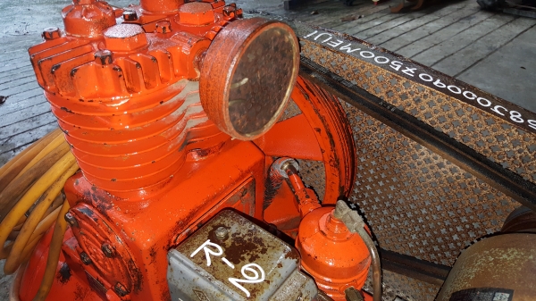 ปั้มลม 1 หัว 2 สูบ 2 แรง รหัสสินค้า R - 2