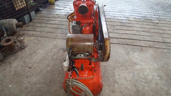 ปั้มลม 1 หัว 2 สูบ 2 แรง รหัสสินค้า R - 2