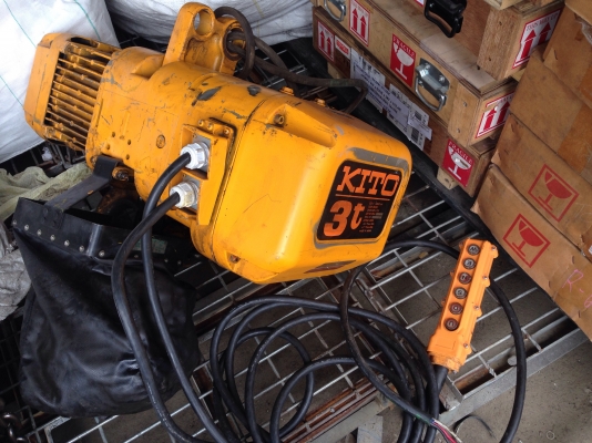 ขายรอกโซ่ไฟฟ้า Kito 3Ton 380V สภาพสวยมากเดิมๆ พร้อมใช้งาน ( ไม่มีตะขอเกาะราง)