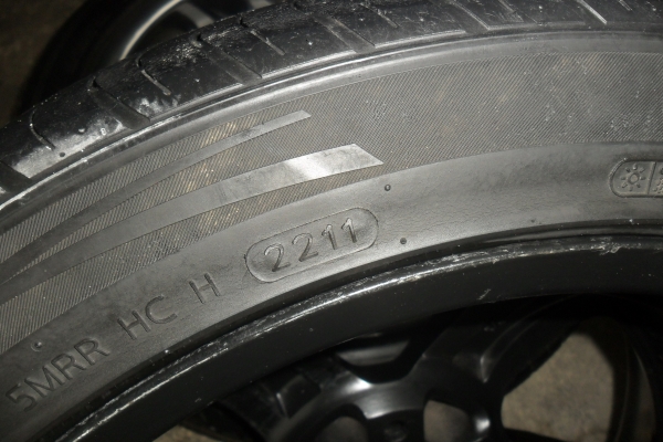 ล้อแม็ก 17นิ้ว 5รู114 พร้อมยาง สวยๆ 4 ล้อ ราคา 6900 บาท