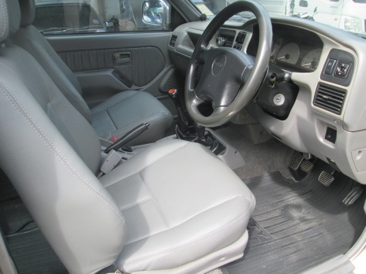 ขาย Isuzu Dragon-eye 4ประตู 4WD LS ปี02. ขาย Isuzu Dragon-eye 4ประตู 4WD LS ปี02.