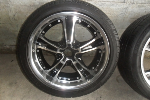 ล้อแม็ก 17นิ้ว 5รู114 พร้อมยาง สวยๆ 4 ล้อ ราคา 6900 บาท