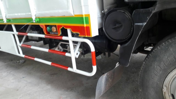 ขายรถบรรทุก6ล้อฮีโน195แรงม้าเป็นสิงห์ไฮเทคตู้10บาน