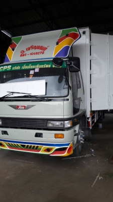 ขายรถบรรทุก6ล้อฮีโน195แรงม้าเป็นสิงห์ไฮเทคตู้10บาน