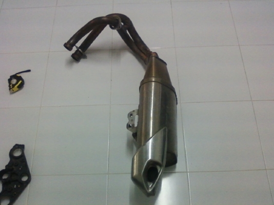 ขายท่อไอเสีย บิ๊กไบค์ er 6 n  ตามสภาพ ราคา 800 บาท