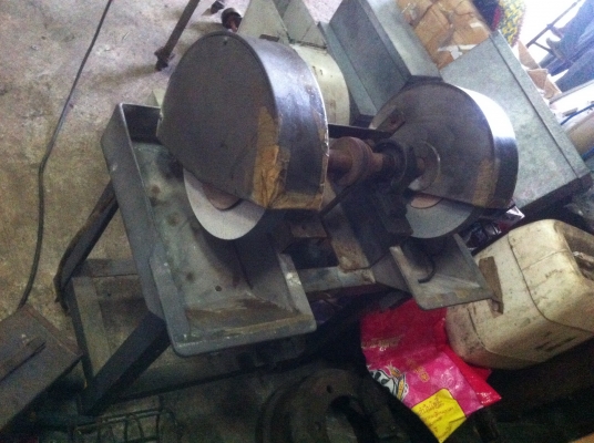 เครื่องเจียรไทยประดิษฐ์