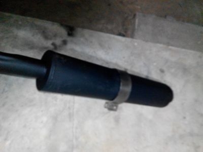 ขายท่อไอเสียทั้งยวง ของ SUZUKI 400 CC R3 ราคา 1000 บาท ขายท่อไอเสียทั้งยวง ของ SUZUKI 400 CC R3 ราคา 1000 บาท