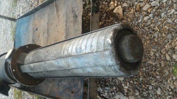 ปั๊มน้ําแบบสเตจหลายใบพัด ยี่ห้อ mitsubishi จากญี่ปุ่น ขนาด 3 แรงม้าดันขึ้นได้สูงถึง 190  ม.