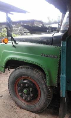 ขาย6 ล้อนิสสันหน้ายาว เครื่อง 6BB 145 แรง มีสโลว์ ลดได้นิดหน่อย