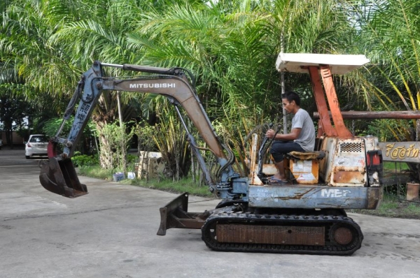 ลดกระหน่ำ!!ขายแบคโฮ MITSUBISHI ME20 เดิมจากญี่ปุ่น ทำงานสมบูรณ์ทุกระบบ รับรองไม่ผิดหวัง 139,000 เท่านั้น!!