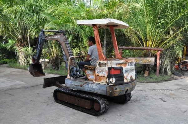 ลดกระหน่ำ!!ขายแบคโฮ MITSUBISHI ME20 เดิมจากญี่ปุ่น ทำงานสมบูรณ์ทุกระบบ รับรองไม่ผิดหวัง 139,000 เท่านั้น!!