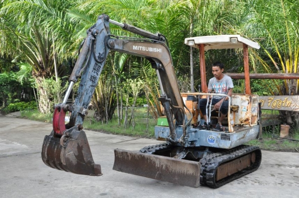 ลดกระหน่ำ!!ขายแบคโฮ MITSUBISHI ME20 เดิมจากญี่ปุ่น ทำงานสมบูรณ์ทุกระบบ รับรองไม่ผิดหวัง 139,000 เท่านั้น!!