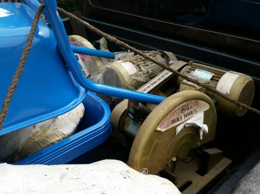 แจ้งเสี่ยระยองครับ tractor-backhoe จัดส่งให้ครบตามจำนวนนะครับ รถเข็นปูน 10 ตัว ตัดไฟเบอร์ 2 ตัว