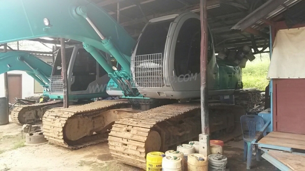 รถแบคโฮ KOBELCO SK200 MARK 5 รถแบคโฮ KOBELCO SK200 MARK 5
