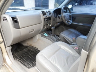 ISUZU D MAX CAB 4 SLX 3.0 AUTO ปี 2004 รถสวยพร้อมใช้ จัดไฟแนนซ์ได้ T.086-527-9533 ISUZU D MAX CAB 4 SLX 3.0 AUTO ปี 2004 รถสวยพร้อมใช้ จัดไฟแนนซ์ได้ T.086-527-9533