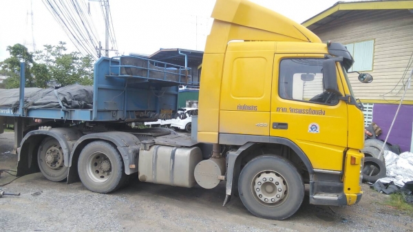 หัวลาก VOLVO  400 แรง ปี 50 (เฉพาะ หัว )  ราคา  1,270,000 บาท