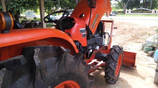ขายรถไถคูโบต้าL4708 มีใบมีดผาลพรวนโรตารี่ตราช้างพร้อมใช้งานครับ
