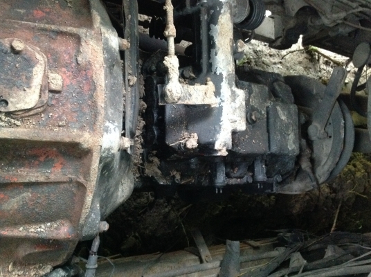 ขายเครื่อง พีอี220สภาพดีพร้อมเกียร์เร็ว7เกียร์