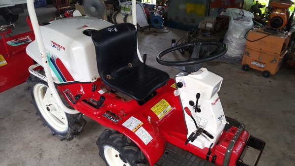 รถพรวนดิน นั่งขับ ขนาดเล็ก ขับ4 ล้อ 4 WD รถพรวนดิน นั่งขับ ขนาดเล็ก ขับ4 ล้อ 4 WD