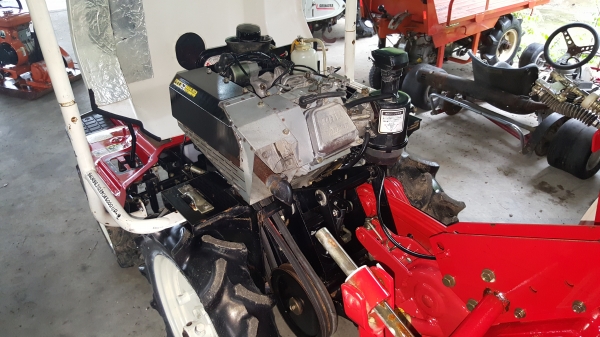 รถพรวนดิน นั่งขับ ขนาดเล็ก ขับ4 ล้อ 4 WD รถพรวนดิน นั่งขับ ขนาดเล็ก ขับ4 ล้อ 4 WD