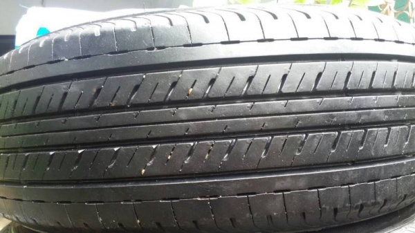 ยางบิสโตน 215/70/15ปี15ถอดป้ายแดงชุดละ9500