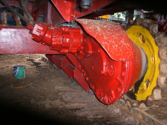 ขายรถเกียวข้าวไทยเส็งยนต์ รุ่นมดตะนอย อุ้ม 2.5 ตัน ตัวเดิน 12 HT นอก ปั้มไดกิ้นส์เบอร์ 23 เครื่องยนต์นิสสัน 230 แรงม้า