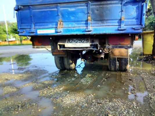 ขายรถหกล้อดั้ม ยี่ห้อ อีซูซุ NKR สภาพดี ขายรถหกล้อดั้ม ยี่ห้อ อีซูซุ NKR สภาพดี