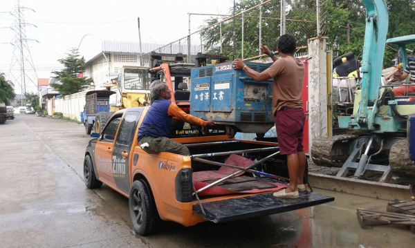 จัดไปอีกตัวครับ สำหรับเครื่องเขื่อมพร้อมปั่นไฟ พร้อมใช้ เก่าญี่ปุ่น จัดไปอีกตัวครับ สำหรับเครื่องเขื่อมพร้อมปั่นไฟ พร้อมใช้ เก่าญี่ปุ่น