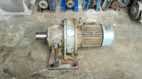 Sale>> มอเตอร์เกียร์ Sumitomo Cyclo Drive 1 HP. 380V. อัตราทด 1:87 เพลาใหญ่ 500 mm. 089-2499-123 นครปฐม