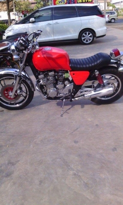 XJ 400 คลาสสิคไปเลยครับ  เอาไปทำคาเฟ่ อย่าบอกใครเชียว