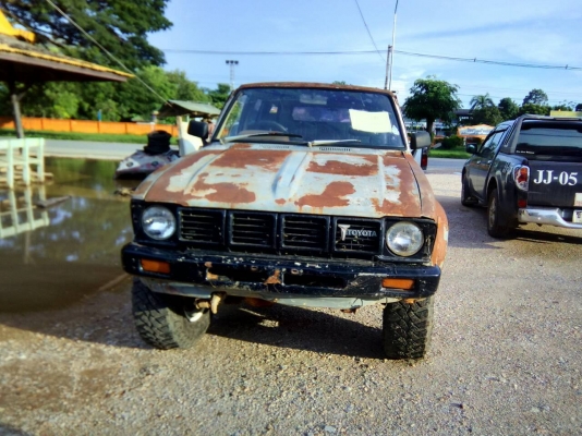 ขออนุญาตพี่เสือขายรถหลวงโฟวิน เผื่อมีใครสนใจเอาไว้ขับดูรถสิบล้อ ตามหน้างาน สภาพดี รุ่นคุณปู่แต่ใช้งานดีมาก ยี่ห้อโตโยต้า