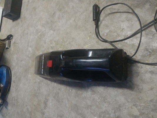 เครื่องดูดฝุ่นแบบพกพา HERCULES ใช้ดูดทั้งแห้งและน้ำ ใช้ไฟ DC 12 V. สายยาวมากเสียบในรถได้