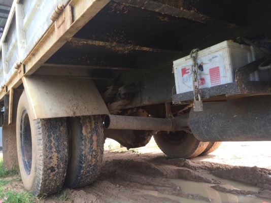 ขาย  6 ล้อ HINO 210 แรง ติดเครน KATO 3.6 ตัน