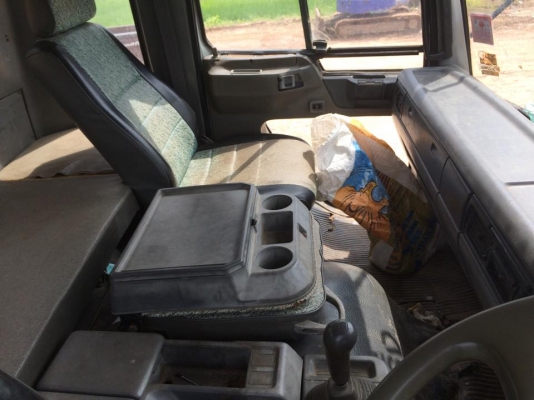 ขาย  6 ล้อ HINO 210 แรง ติดเครน KATO 3.6 ตัน