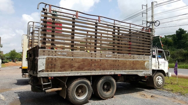 ขายรถ 10 ล้อ เพลาเดียว HINO FL177LA เครื่อง EH700 168 แรงม้า คัสซีสวย เบรคลมดัน พวงมาลัยพาวเวอร์ ทะเบียนพร้อมโอนครับ