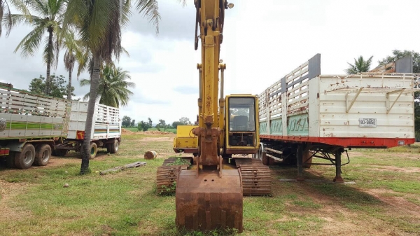 ขายแบคโฮ KOMATSU PC200-3 คอนโทรลสั้น เอกสารเล่มทะเบียนครบ เครื่อง 6D14 เทอร์โบ รถใช้งานได้ปกติ ราคาคุยกันได้ครับ