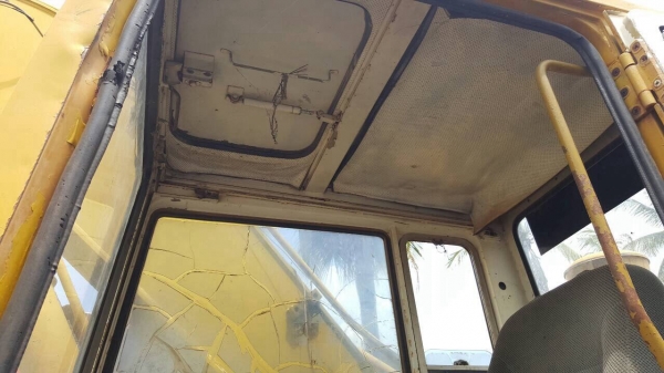 ขายแบคโฮ KOMATSU PC200-3 คอนโทรลสั้น เอกสารเล่มทะเบียนครบ เครื่อง 6D14 เทอร์โบ รถใช้งานได้ปกติ ราคาคุยกันได้ครับ