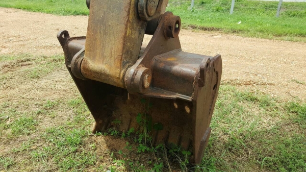 ขายแบคโฮ KOMATSU PC200-3 คอนโทรลสั้น เอกสารเล่มทะเบียนครบ เครื่อง 6D14 เทอร์โบ รถใช้งานได้ปกติ ราคาคุยกันได้ครับ