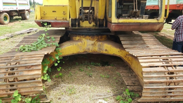 ขายแบคโฮ KOMATSU PC200-3 คอนโทรลสั้น เอกสารเล่มทะเบียนครบ เครื่อง 6D14 เทอร์โบ รถใช้งานได้ปกติ ราคาคุยกันได้ครับ