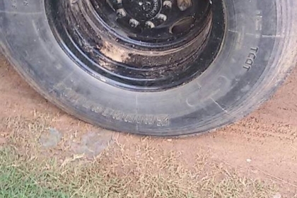 6 ล้อ 6 ล้อ