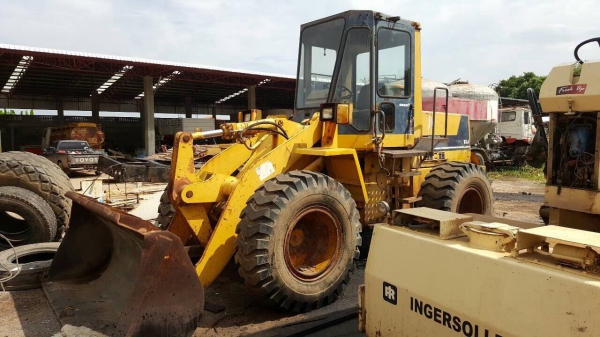 ขายรถตัก KOMATSU WA180 สภาพพร้อมใช้งาน เอกสารเล่มทะเบียนครบ เครื่องดี ปั้มดี ยางเต็มทุกเส้น ขายรถตัก KOMATSU WA180 สภาพพร้อมใช้งาน เอกสารเล่มทะเบียนครบ เครื่องดี ปั้มดี ยางเต็มทุกเส้น