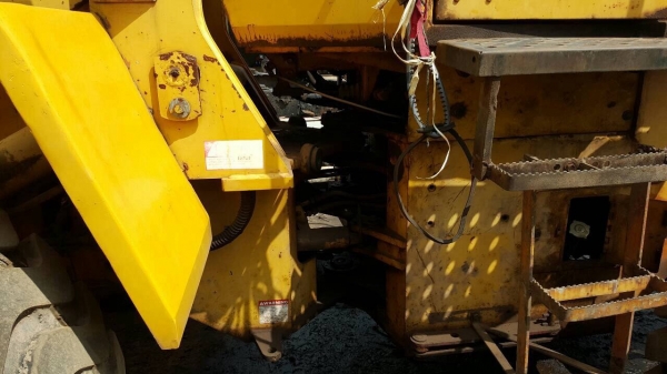 ขายรถตัก KOMATSU WA180 สภาพพร้อมใช้งาน เอกสารเล่มทะเบียนครบ เครื่องดี ปั้มดี ยางเต็มทุกเส้น ขายรถตัก KOMATSU WA180 สภาพพร้อมใช้งาน เอกสารเล่มทะเบียนครบ เครื่องดี ปั้มดี ยางเต็มทุกเส้น