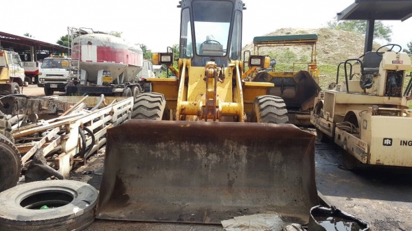 ขายรถตัก KOMATSU WA180 สภาพพร้อมใช้งาน เอกสารเล่มทะเบียนครบ เครื่องดี ปั้มดี ยางเต็มทุกเส้น ขายรถตัก KOMATSU WA180 สภาพพร้อมใช้งาน เอกสารเล่มทะเบียนครบ เครื่องดี ปั้มดี ยางเต็มทุกเส้น