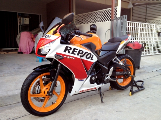 ขาย CBR300 r ปี2014 สภาพสวย วิ่งน้อย ท่อแต่ง ราคา 99000 บาท ต่อรองได้