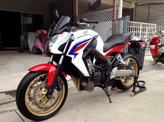 ((ดาวน์53000)) ขาย CB650f ปี2014 TRI-Color วิ่ง1800 km. ราคา 253000 บาท
