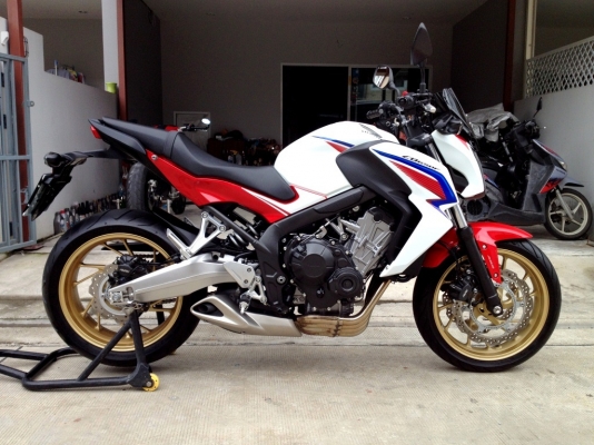 ((ดาวน์53000)) ขาย CB650f ปี2014 TRI-Color วิ่ง1800 km. ราคา 253000 บาท
