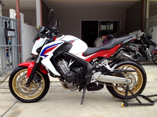 ((ดาวน์53000)) ขาย CB650f ปี2014 TRI-Color วิ่ง1800 km. ราคา 253000 บาท