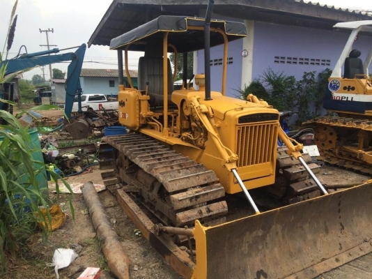 ขายD2-3 สภาพสวยพร้อมใช้งาน เครื่องดี ช่วงล่างดี ใบแทร็กเต็ม ราคาต่อรองได้