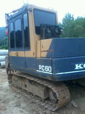 ขายแบคโฮ KOMATSU PC60-5 มีแอร์ ใบอินวอยพร้อม สนใจโทร 081-970-1072